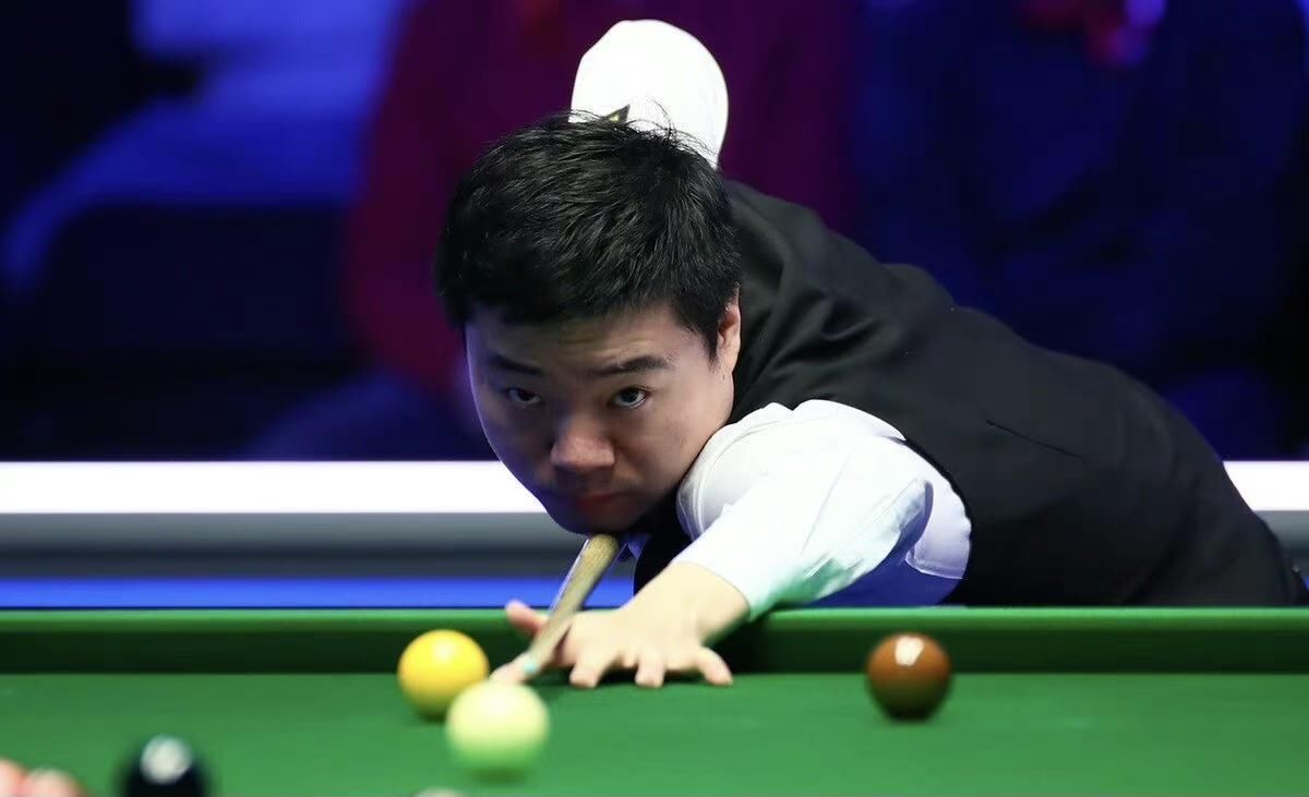 一直表现出 一直表现出