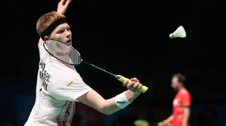 他在对阵瑞 他在对阵瑞